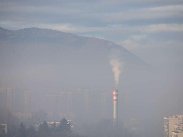 U Kaknju zagađenje danima preko granice uzbune, priča se samo o Sarajevu