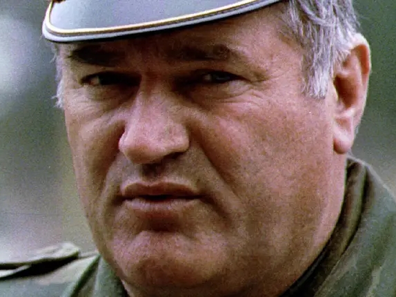 Kako je zločinac Mladić zamalo izgubio glavu: Krenuo na 5. korpus, a pobjegao ranjen