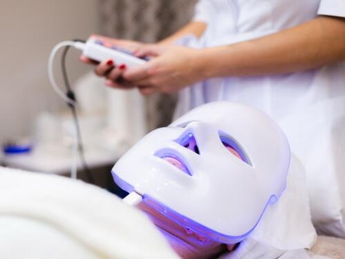 Kako LED svjetlo štiti kožu od ljetnih oštećenja?