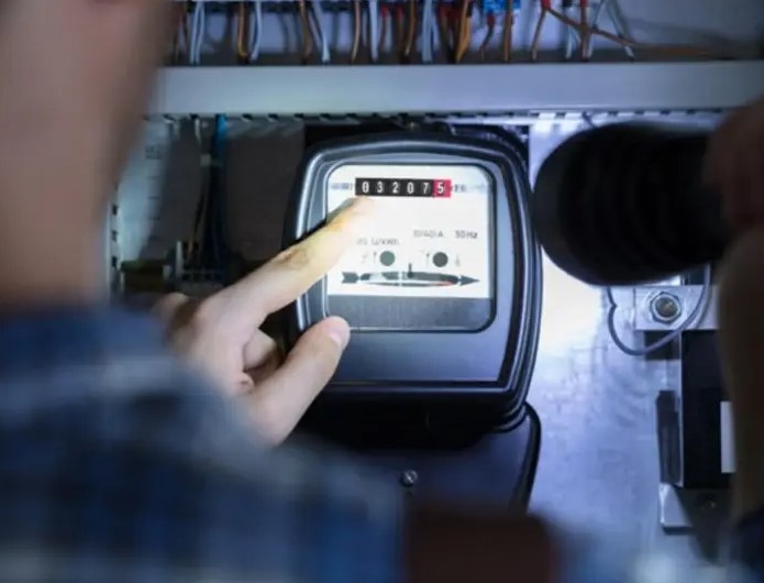 Kako optimizirati troškove električne energije u malim biznisima?