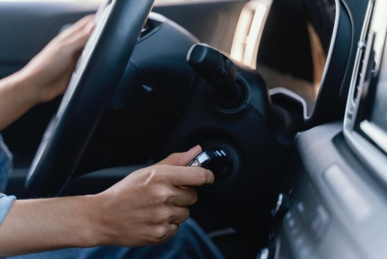 Kako otključati automobil ako je ključ ostao unutra?
