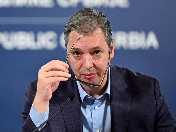 Kako Srbija kupuje medije u Crnoj Gori i preuzima privredu