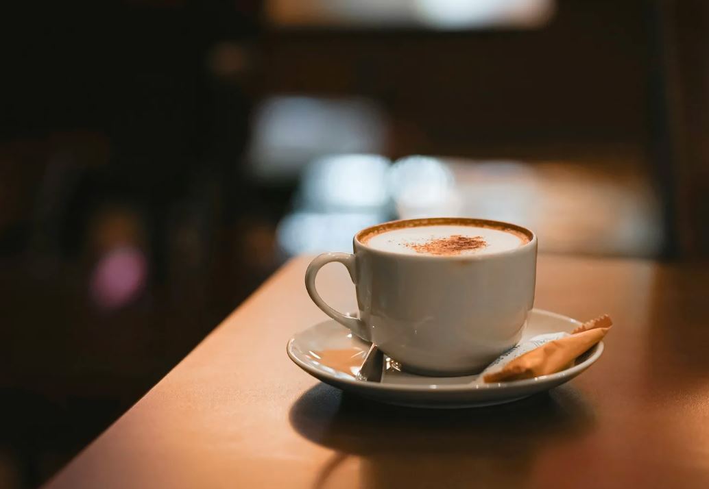 Kako svakodnevna konzumacija kafe utiče na naš krvni pritisak?