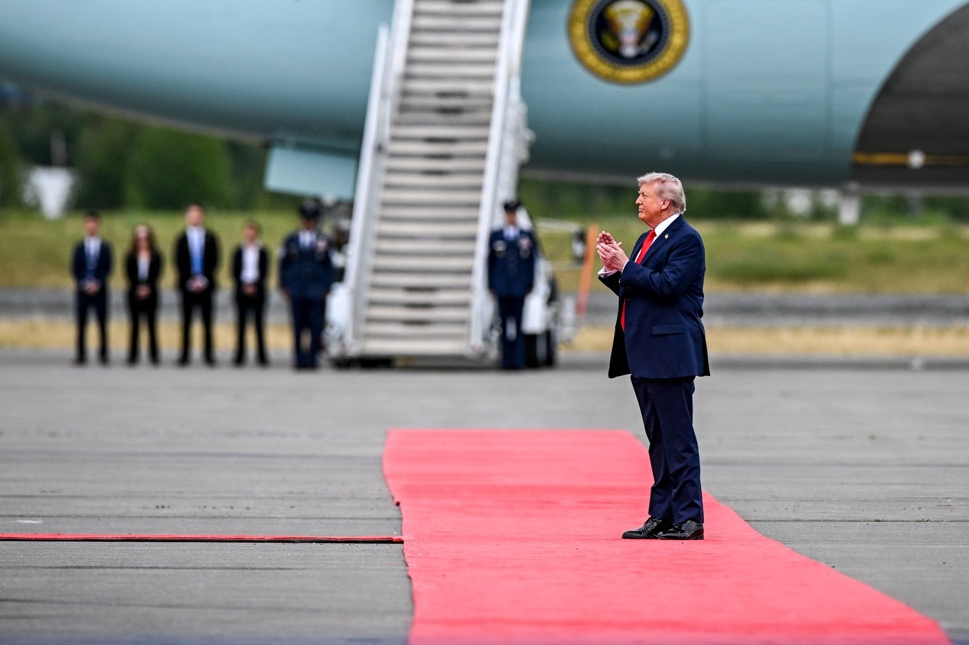 Kako Trump bolje dočekuje Putina nego Zelenskog? BBC: Pobjeda bez riječi!