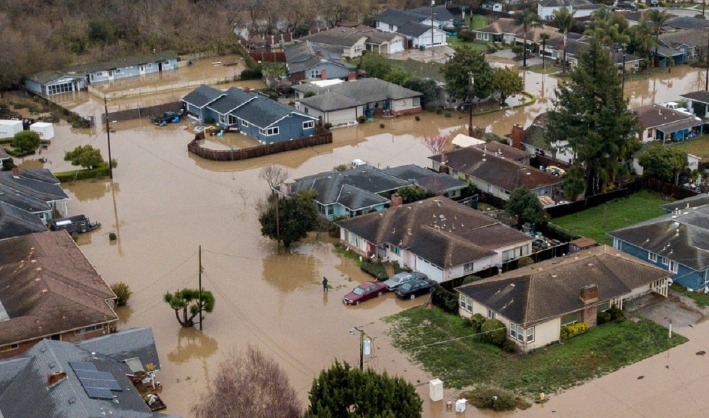 Kalifornija: Poginulo najmanje 14 osoba, bujica odnijela dječaka 