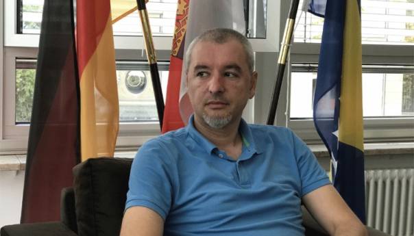 Kaluža:Državljani BiH da ne kreću iz Njemačke, biće im produžene vize