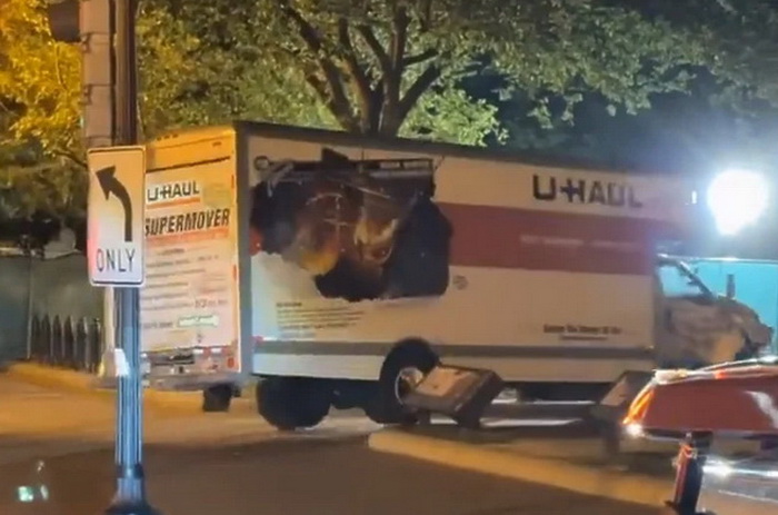 Kamion se zabio u sigurnosne barijere blizu Bijele kuće