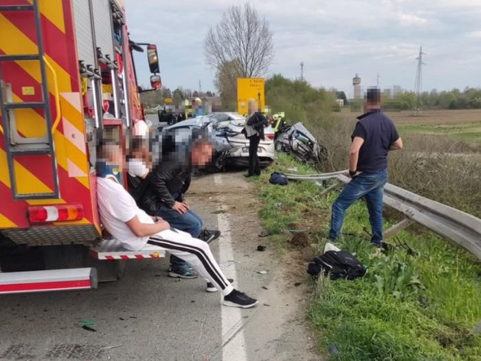 Kamion udario u kolonu auta blizu GP Bosanska Gradiška