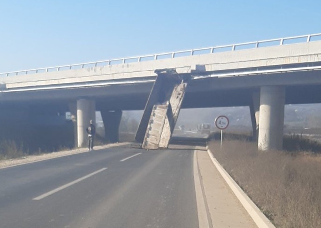 Kamion se zabio u nadvožnjak na autoputu u BiH