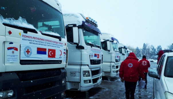 Kamioni sa 430 tona humanitarne pomoći iz Republike Srpske krenuli ka Turskoj