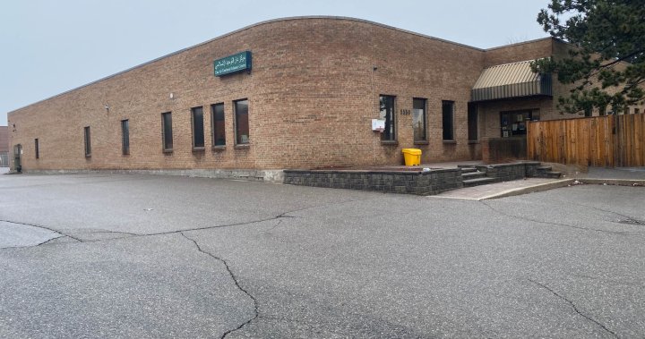 Kanada: Mladić napao sjekirom vjernike u džamiji tokom molitve 