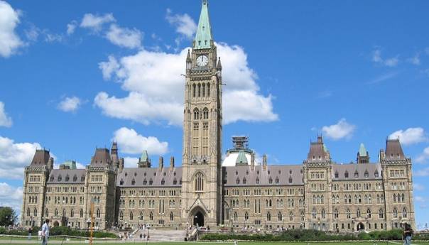 Kanada obustavila rad Parlamenta do 20. aprila