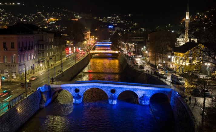 Kandidatski status za BiH: Sarajevski mostovi večeras u bojama EU
