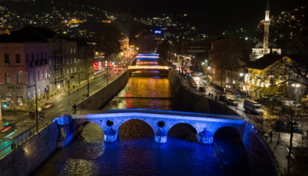 Kandidatski status za BiH: Sarajevski mostovi večeras u bojama EU
