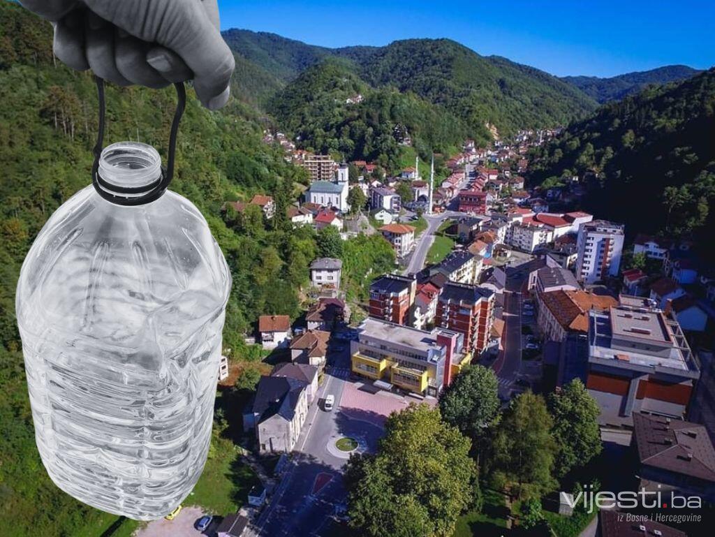 Kanisteri i flaše svakodnevica: Srebrenica bez vode, vlasti čekaju pomoć