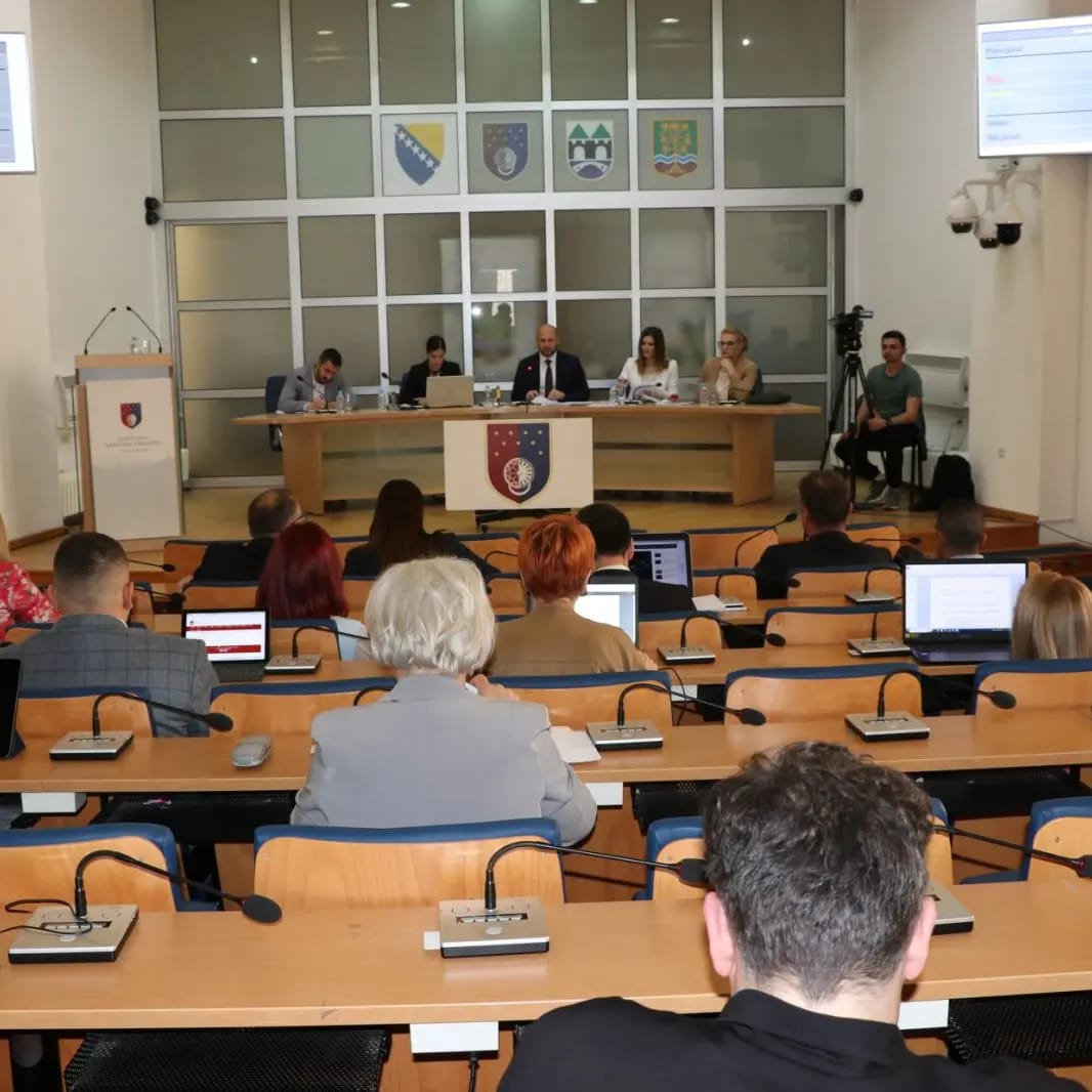 Kanton Sarajevo će studentima UNSA s prosjekom 8,0 i većim platiti školarine