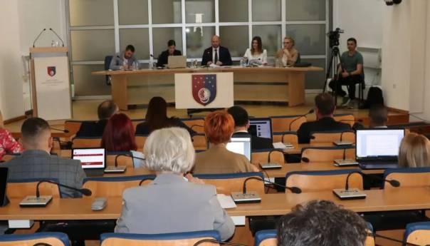 Kanton Sarajevo će studentima UNSA s prosjekom 8,0 i većim platiti školarine