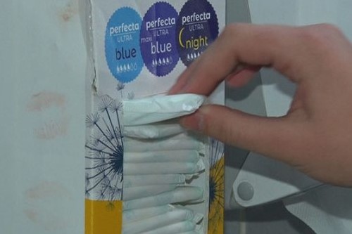 Kanton Sarajevo osigurava besplatne higijenske uloške srednjoškolke