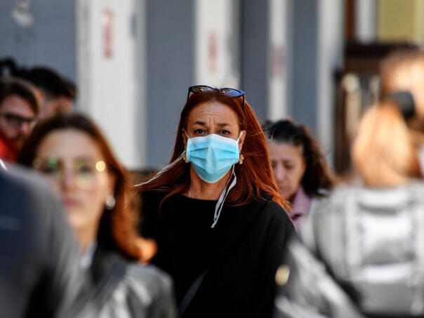 Kao u doba korone: Sarajlijama se ponovo preporučuju maske