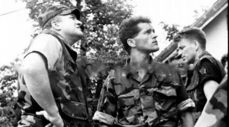 Kapa bez generala: Kako je zločinac Mladić izvukao jedva živu glavu sa bužimskog ratišta