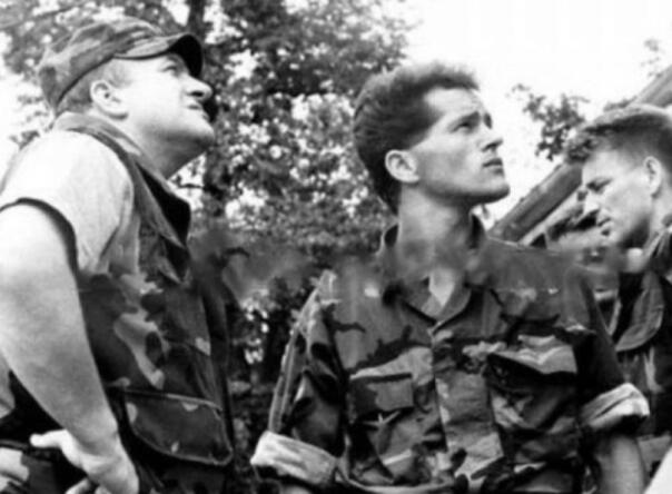 Kapa bez generala: Kako je zločinac Mladić izvukao jedva živu glavu sa bužimskog ratišta