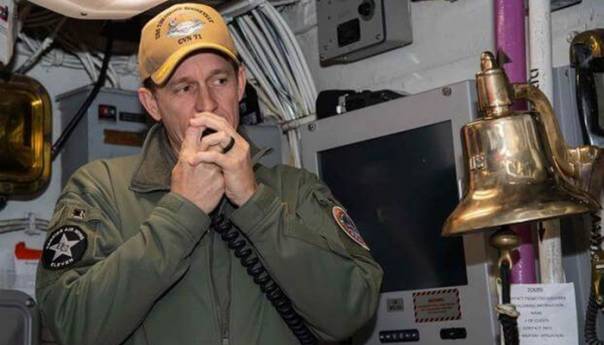 Kapetan američkog nosača aviona smijenjen jer je upozorio da će mornari umrijeti