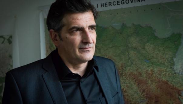 Kapidžić poručio Mandiću: Predlažem da podnesete ostavku