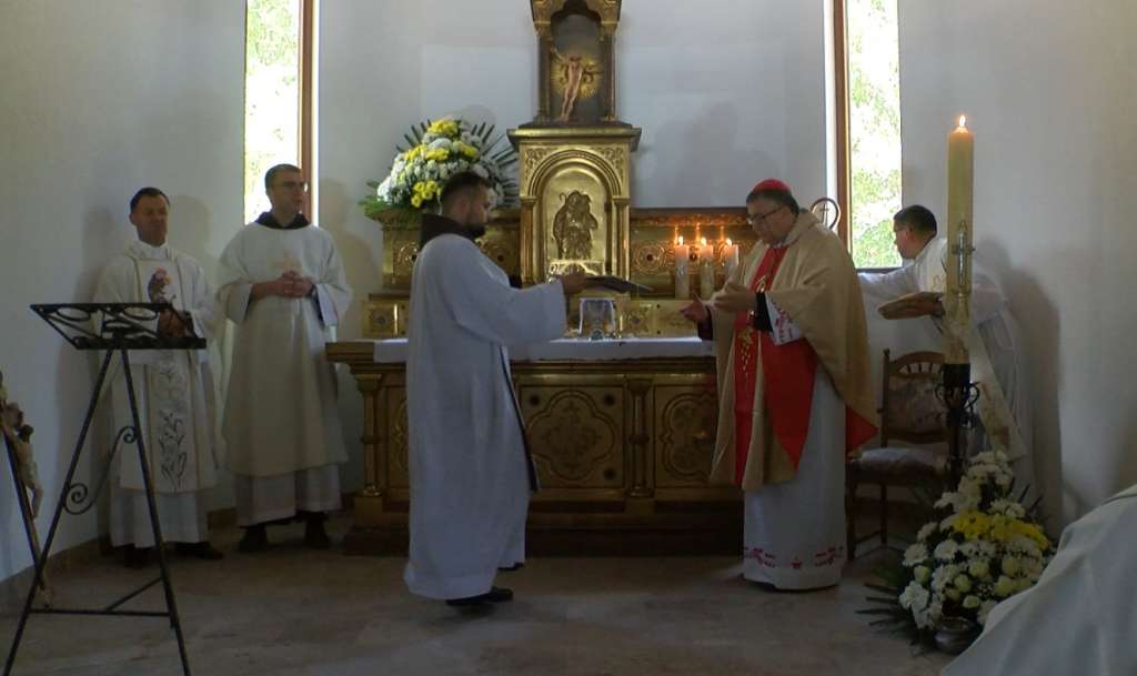 Kardinal Puljić blagoslovio crkvu koju je izgradio Husein Smajić