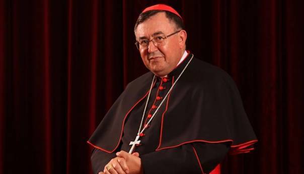 Kardinal Puljić nakon zaraze koronom smješten u bolnicu