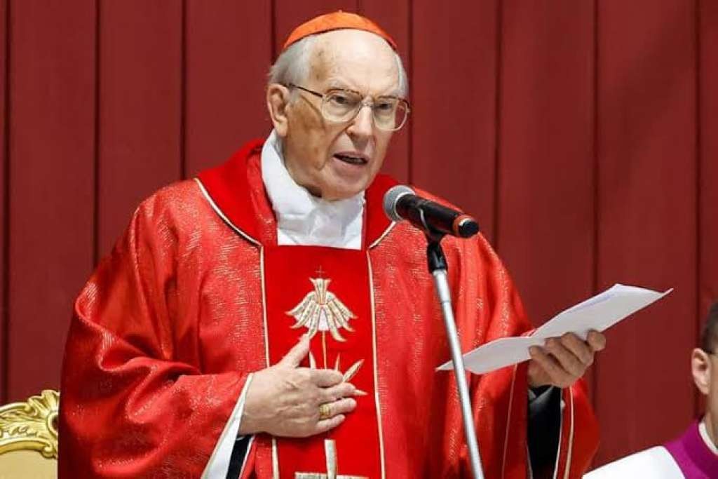 Kardinal Re: Papa Franjo bio je 'papa među narodom'