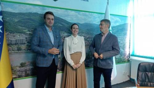 Karić: Grad Sarajevo će djeci Goražda omogućiti besplatnu školu plivanja