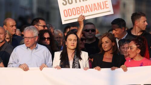 Karić na protestu u Sarajevu pročitala listu zahtjeva