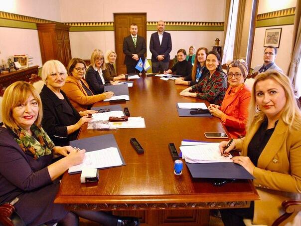 Karić potpisala ugovor sa svim bh. sigurnim kućama