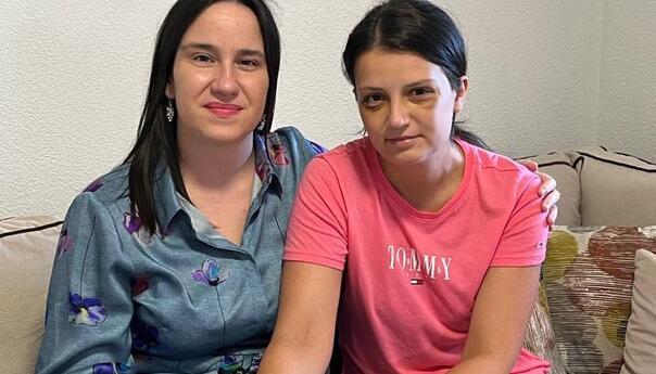 Karić sa Enisom: Dignimo glas, Enisa je heroina