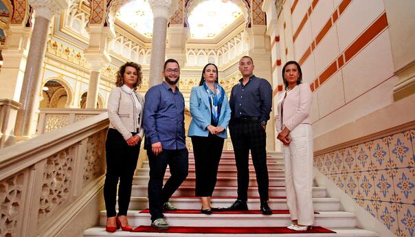 Karić sa porodicama ubijenih Sarajlija: Svi koji su zloupotrijebili žrtve će odgovarati