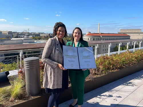 Karić uručila Zahvalnicu Grada Sarajeva gradonačelnici Washingtona