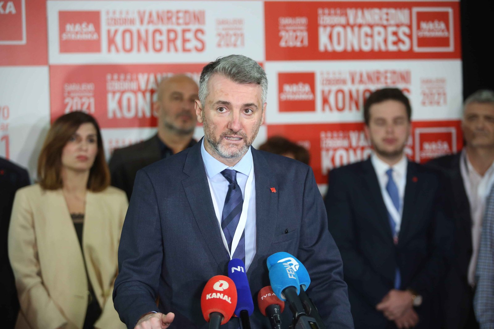 Karikaturalan kongres NS-a: Forto po drugi put bez protukandidata