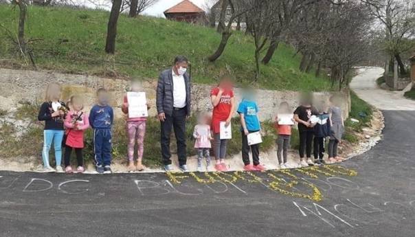 Kasumović u kampanji: "Fudo i Tito" na friškom asfaltu