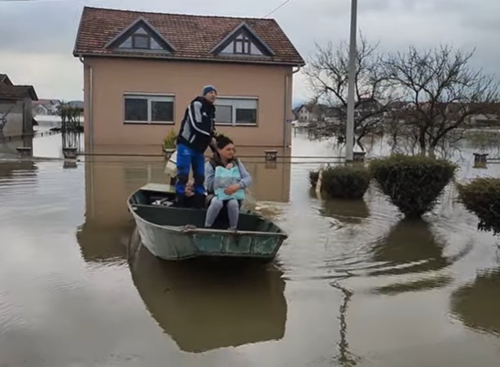 Kataklizma u Prijedoru: Voda je naišla brzo, po kućama gmižu zmije