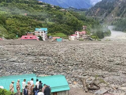 Katastrofa u Indiji: Zgrade se urušile, 12 osoba nestalo nakon obilnih kiša