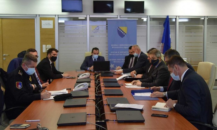 Neće biti prijema migranata niti novih kampova u KS