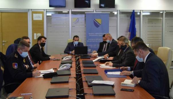 Neće biti prijema migranata niti novih kampova u KS