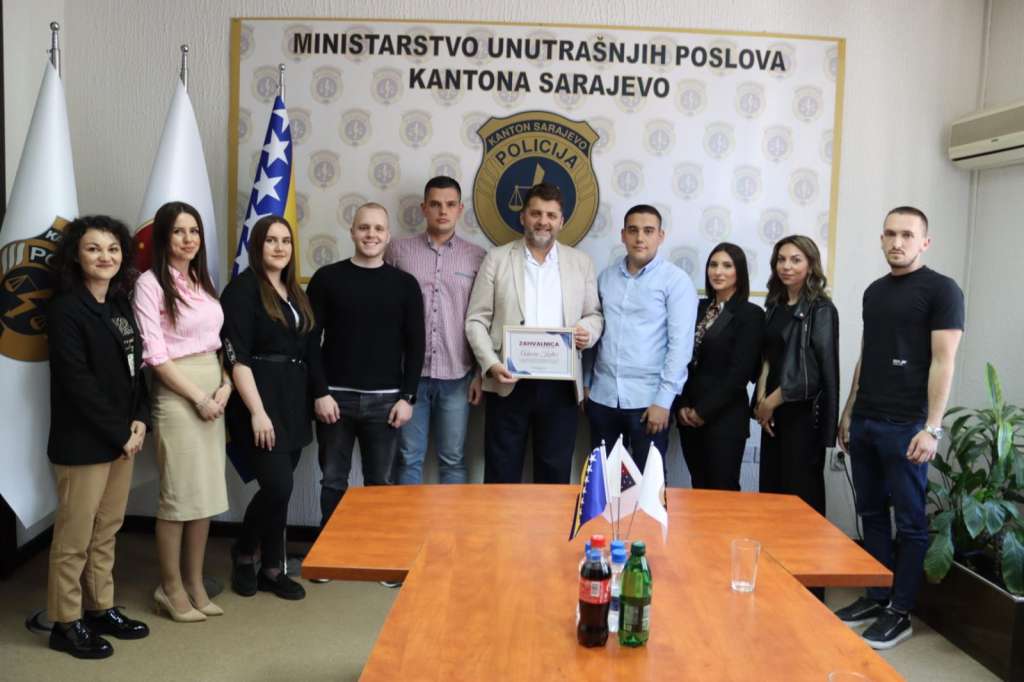 Katica ugostio 10 mladih: Radom, trudom i ličnim razvojem do rezultata i zaposlenja