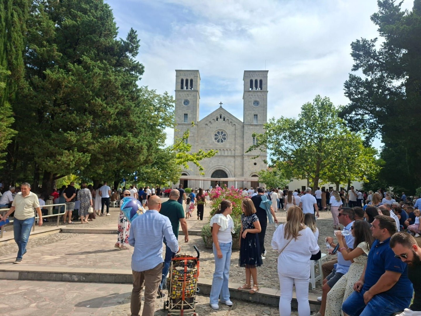 Katolici danas slave Veliku Gospu: Hiljade vjernika u Širokom Brijegu