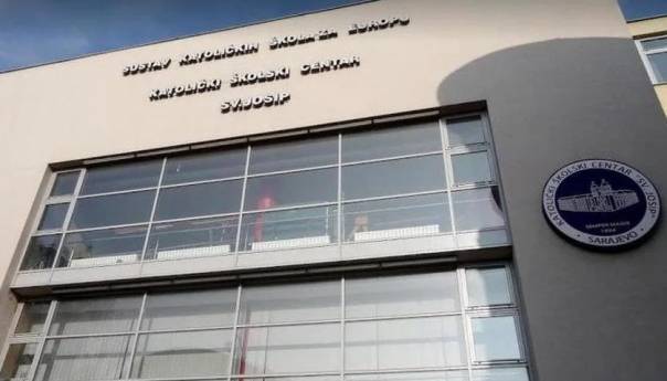 Katolički školski centar odgodio početak nastave zbog zagađenog zraka