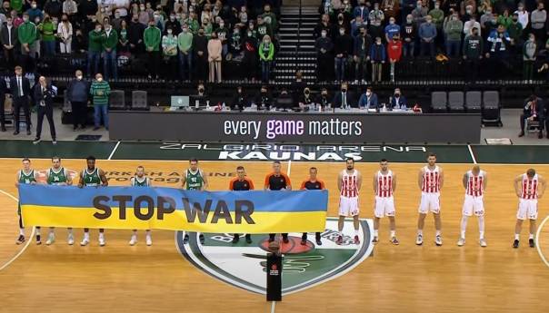 Košarkaši Zvezde odbili podržati Ukrajinu pa dobili zvižduke sa tribina