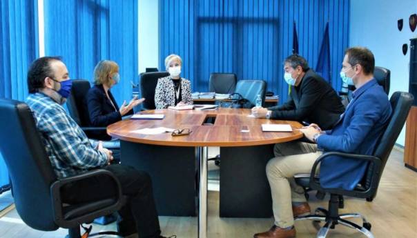 Kavalec i Ujić razgovarali o problemu ilegalnih migranata u BiH