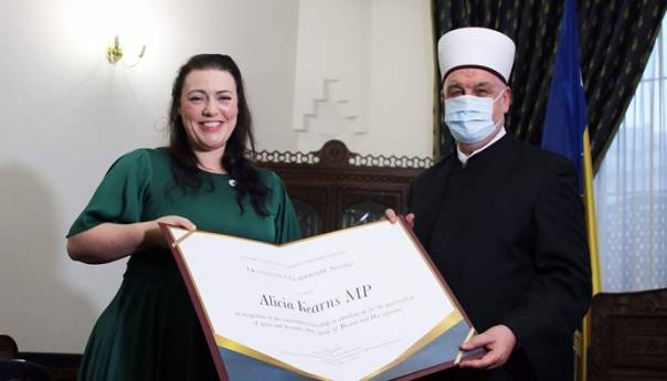 Kavazović dodijelio priznanje britanskoj zastupnici Kearns