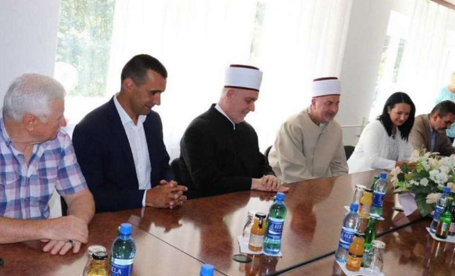 Kavazović: I u narednom periodu pružat ćemo podršku i pomoć slabim i nerazvijenim sredinama