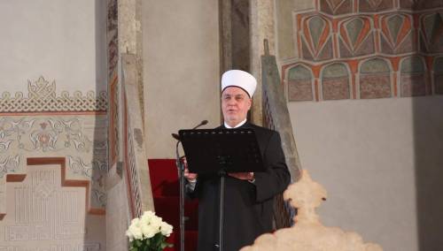 Kavazović: Neka nam niko ne dira u domovinu i ne iskušava našu odlučnost